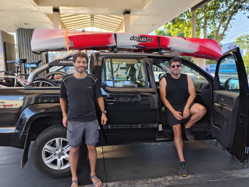 Saliendo tras cargar gasoil. img